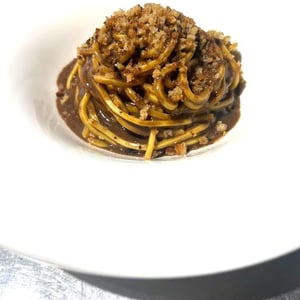 Chitarra, Aglio Nero, Olio, Peperoncino Piccante E Acciughe - Meno Vini e Altre Necessità - 1396241