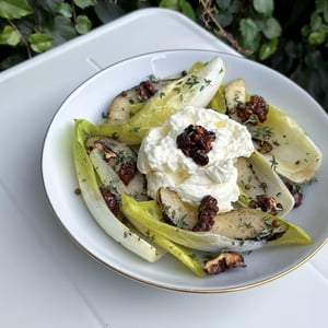 Endive Salad With Roasted Pears, Brie, Caramelised Nuts, Vanilla Dressing And Thyme - Winnowiercy Natural Wine Bistronomie - 1397770