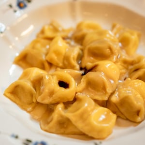 Doppi Ravioli Di Faraona E Squacquerone Dop - Osteria del vicolo nuovo - 1331777