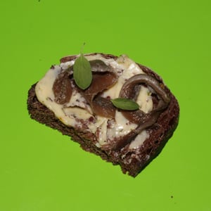 Pane Al Cacao, Burro Aromatizzato Alle Alghe, Acciughe Del Cantabrico E Maggiorana. - Ai Do Leoni - 1311465
