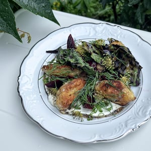 Quenelles Nature - Lyonnaise Dumplings Served On Crème Fraîche, With Roasted Young Beetroot And Leaves, Black Pepper Honey, Spring Onion And Dill - Winnowiercy Natural Wine Bistronomie - 1367671