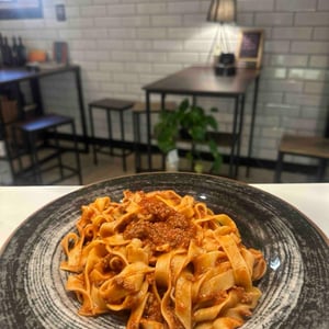 Fettuccine Fatte In Casa Al Ragu Di Manzo - Caffè Centrale - 1354232