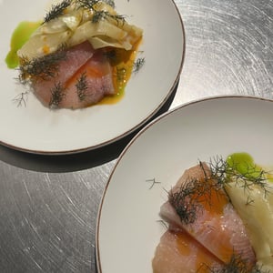 Gravlax D'Espadon, Céleri Confit, Huile Verte, Chili Oil - Vermillon - 1304396