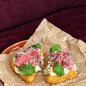 Hash Brown With Roast Beef And Gribiche Sauce - Grapes Wine Bar - 1399482