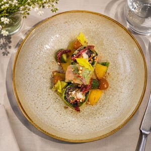 Homard En Rouleau De Printemps, Cerise, Vinaigrette De Coquelicots - L’EPICIER MODERNE - 1351644