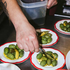 Olives - Parra Wine Bistro - 1327740