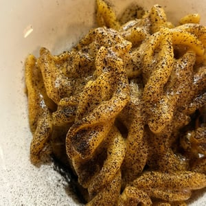 Pasta E Cipolla - Meno Vini e Altre Necessità - 1391828