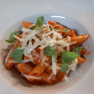 Penne Lisce, Crema Di Peperoni Arrostiti E Caciocavallo Podolico "L' Antimiracolo"" - Trattoria La Gatta - 845799
