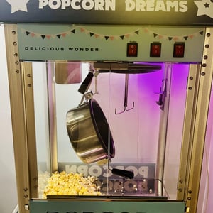 Popcorn 🌽 - La Llama Lounge - 929671