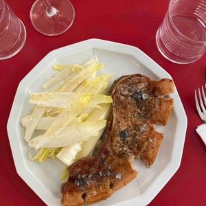 Pork Chop With Chicory Salad - Motif bistro - 880145