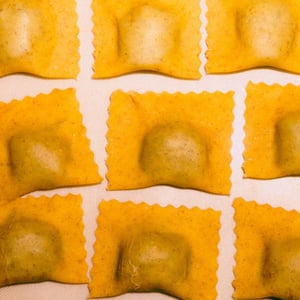 Ravioli Di Peperoni E Patate Con Burro  All''Acciuga - Orma - 933508