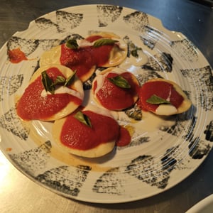 Raviolo Caprese - Taverna Mafalda - 1404815