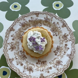 Tartelette Citron Amandine, Crème Fouettée À La Menthe Bergamote - Bistrot le France - 1353413