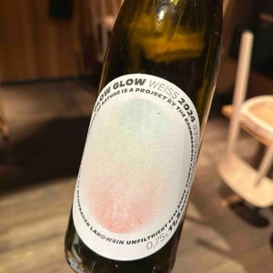 Weiss - GLOW GLOW - Weingut Baumberger - Pauline & Carl Baumberger