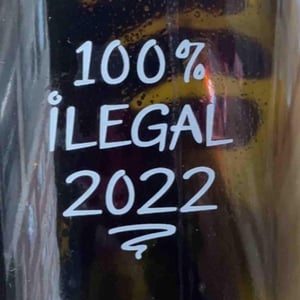 100% Ilegal - MicroBioWines - ismael-gozalo