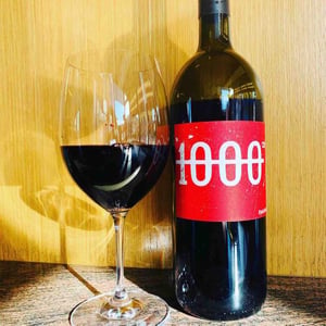 1000cm3 Vino Rosso - Ansitz Dornach - Patrick & Karoline Uccelli 