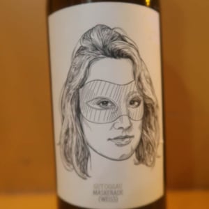 Maskerade (Weiss) - Gut Oggau - stephanie-eduard-tscheppe-eselbock