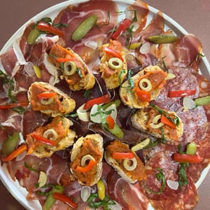 Assiette Ibérique - XVIII sur Vins by Céleste - 796030