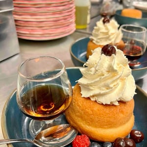 Baba Au Rhum Maison - Le Chat sur le Toit - 532612