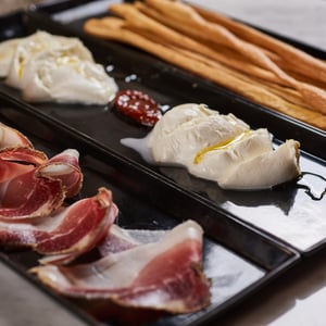 Baffalo Mozzarella Chease - Biografia, storie di vino - 648551