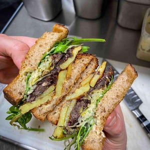 Blood Sausage Sandwich - Meinklang Hofladen - 591267