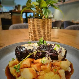 Boudin noir aux pommes - Les Mets Chai, le resto