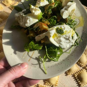 Burrata & Peaches - Villa Bardon - 700352