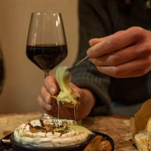 Camembert Rôtis Au Thym Et Au Miel - Times Cafe - 445468