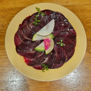 Carpaccio de betterave - Les Mets Chai, le resto