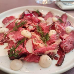Carpaccio De Boeuf Cuit En Croûte De Sel - Bistro Dalpozzo - 578536