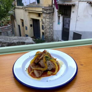 Chicken And Red Bell Peppers - Babeuf - 797515