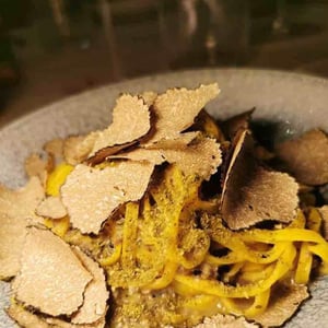 Chitarrini All’Uovo, Tartufo Estivo Fermentato E Pepe Di Szechuan - Luce Ristorante - 362702