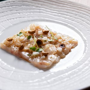 Crudo De Daurade, Épice Sauce Thaï Et Noisette - Le Petit Kembs - 623268