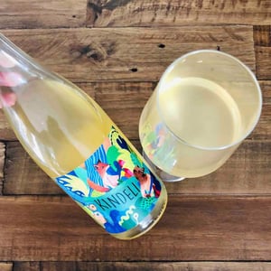 Alex Craighead Wines - Don & Kindeli Wines - Alex Craighead & Josefina Venturino - Kindeli Blanco