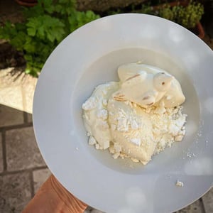Gelato Al Miele Di Marruca E Meringa - Trattoria Cacciaconti - 594616