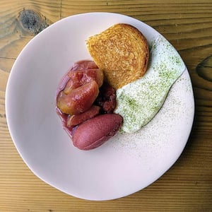 Figues Pochées, Sorbet Shizo, Ricotta - Com’Ça - 524798