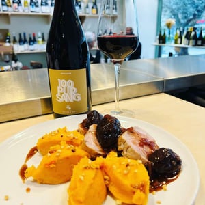 Filet Mignon De Porc Avec Sa Sauce Divine Aux Pruneaux, Accompagné D'Une Purée De Potimarron Aux Éclats De Noisettes. - Gare Aux Vins - 555601