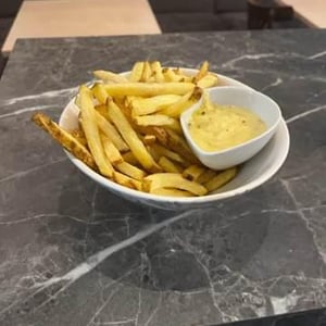 French Fries With Bearnaise Sauce - Cru - 547131