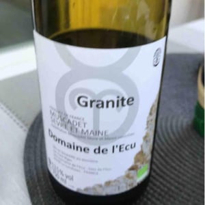 Granite - Domaine de L'Ecu - claire-fred-niger