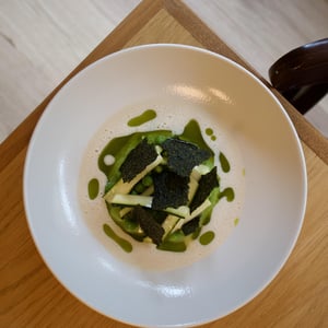 Green Peas - Smoked Beurre Blanc - Zucchini - Crispy Nori - Cafe Maurits - 657023