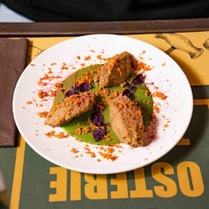 Hummus Di Lenticchie, Crema Di Broccolo, Muddica Al Finocchietto E Polvere Di Lamponi - OSTERIE TORINO - 730637