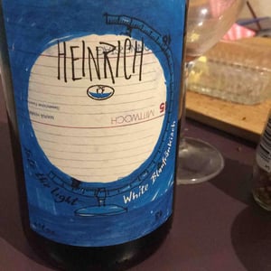 Into the light - Weingut Heinrich - Gernot & Heike Heinrich -2021