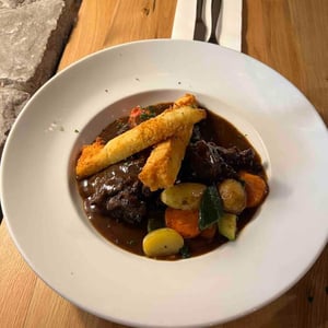 Joues De Boeuf Braisée, Panisse Maison - Restaurant L’Ecurie - 464233