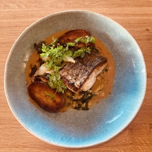 Le Merlu De Petit Bateau, Blettes, Crème D’Asperges & Épinards , Pommes De Terre Rissolées - Brume - 613236