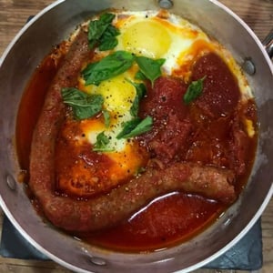 Merguez, Oeuf Fermier Et Sauce Tomate - La Pêche à la Vigne - 369404