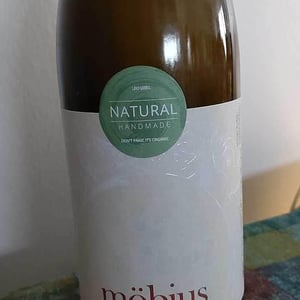 Möbius - Weinhof Uibel - Michaela & Leo Uibel 