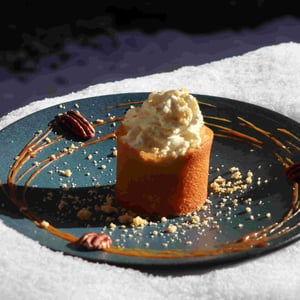 Mousse De Riz De Lait, Crumble Breton, Poires Compotées Et Caramel Au Beurre Salé - Le Cours de la Vie - 630028