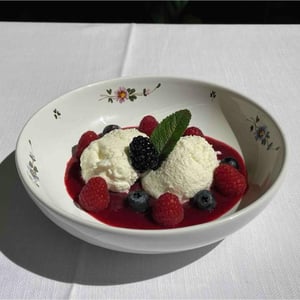 Mousse Di Yogurt Con Frutti Di Bosco - Osteria del vicolo nuovo - 808257