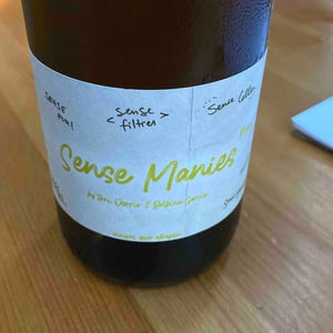 Sense Manies Blanc - Vinyes que Atrapen - Toni Osorio & Balbina Garcia -2020