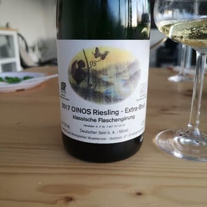 Oinos Riesling Brut - Weingut Trossen - Rita & Rudolf Trossen 